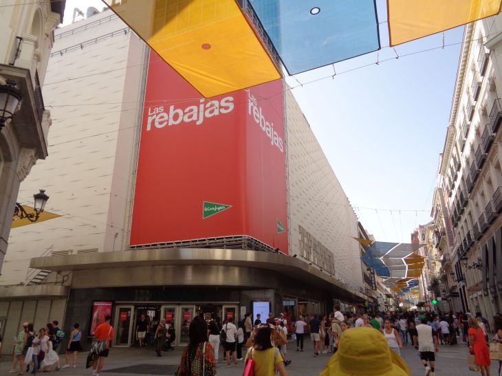 madrid el corte ingles calle de preciados off puerta del sol closeup jul23
