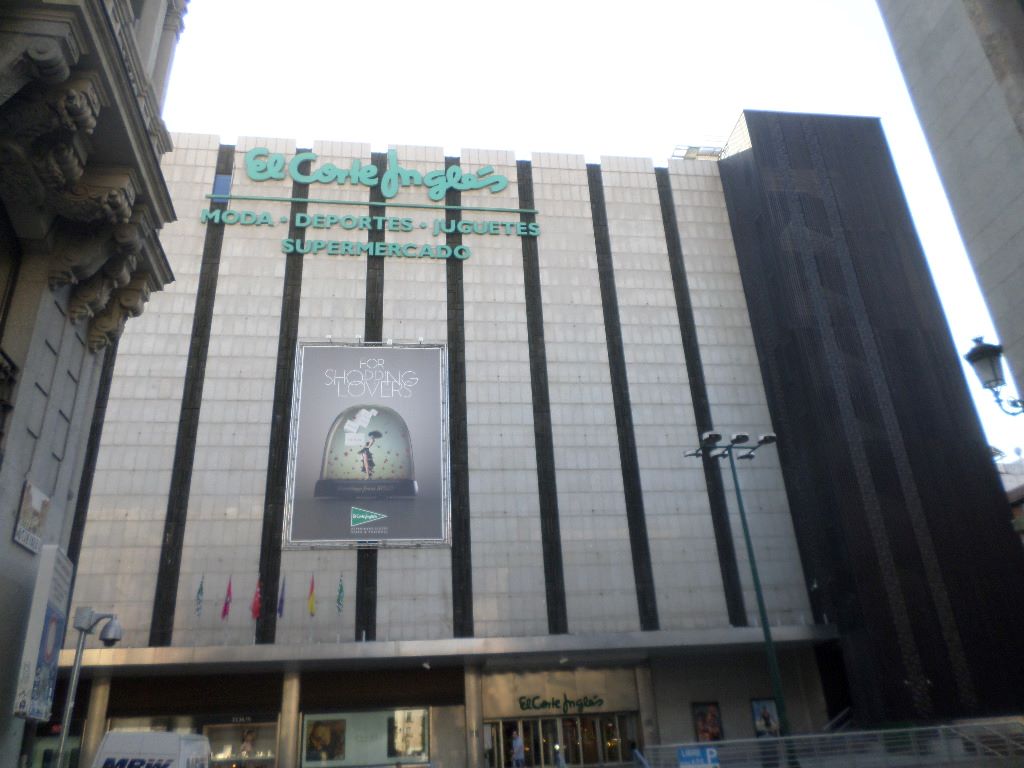 madrid el corte ingles calle maestro victoria aug17