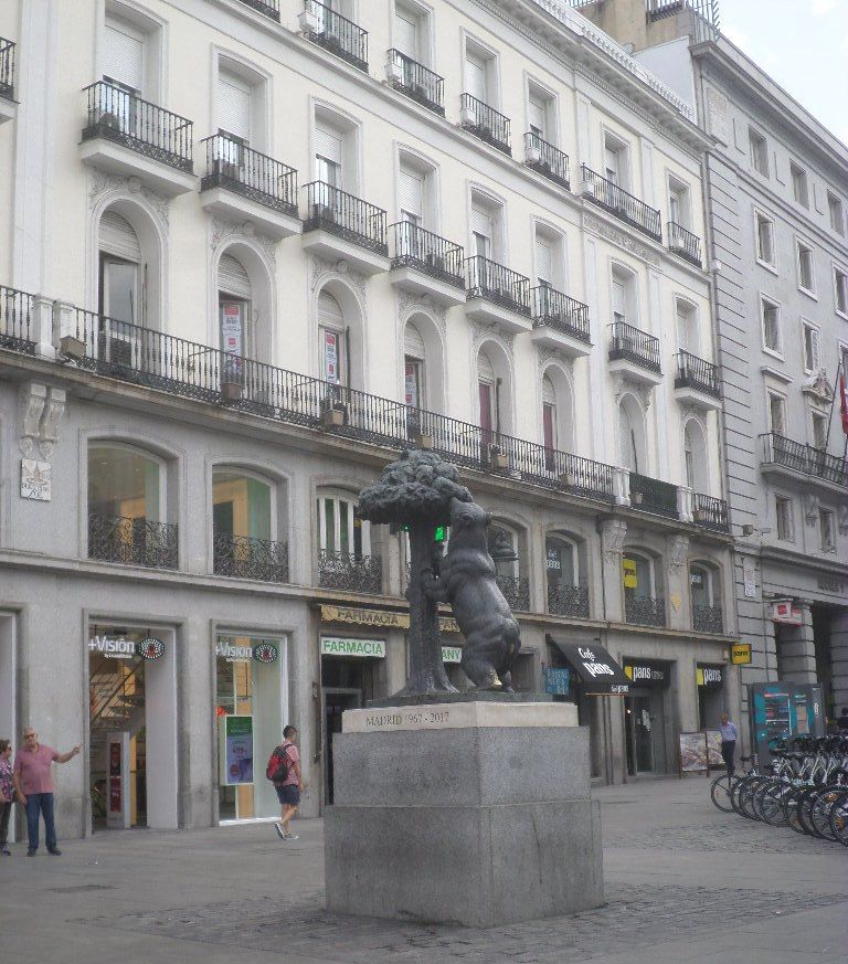 madrid puerta-del-sol-madrono-bear-aug19