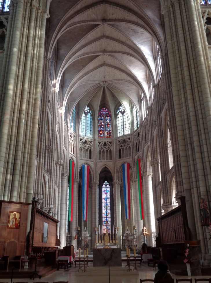 Meaux cathedral st etienne altar nov23