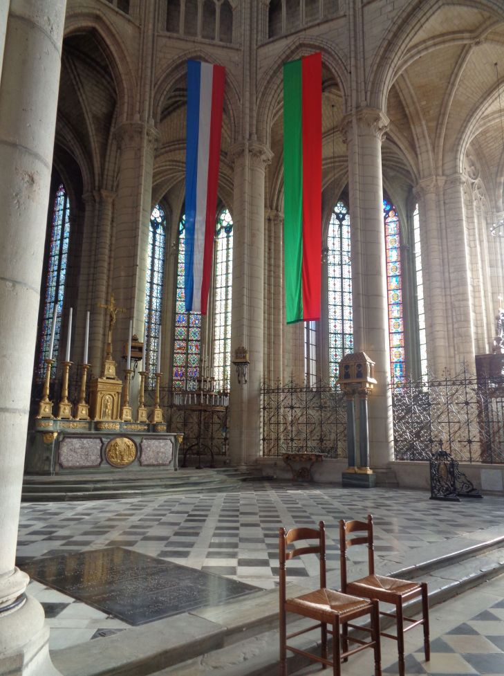 Meaux cathedral st etienne altar side nov23
