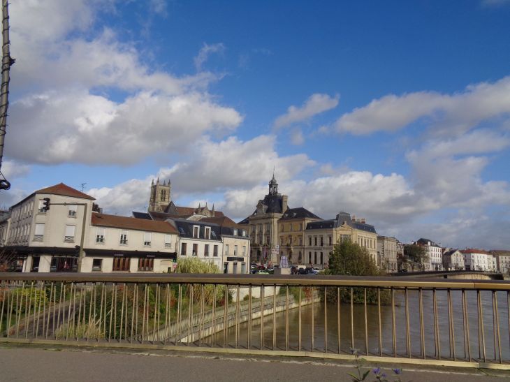 Meaux entering over Marne river see hotel de ville et cathedral afar nov23