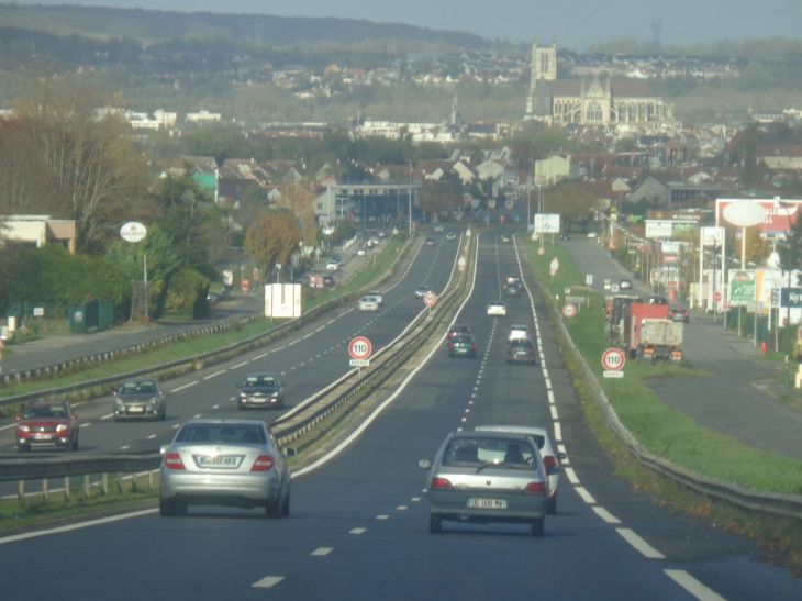 Meaux N360 entering cathedral ahead nov23