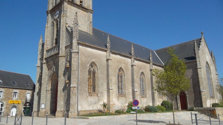 Pluneret ch St Pierre et St Paul side apr12
