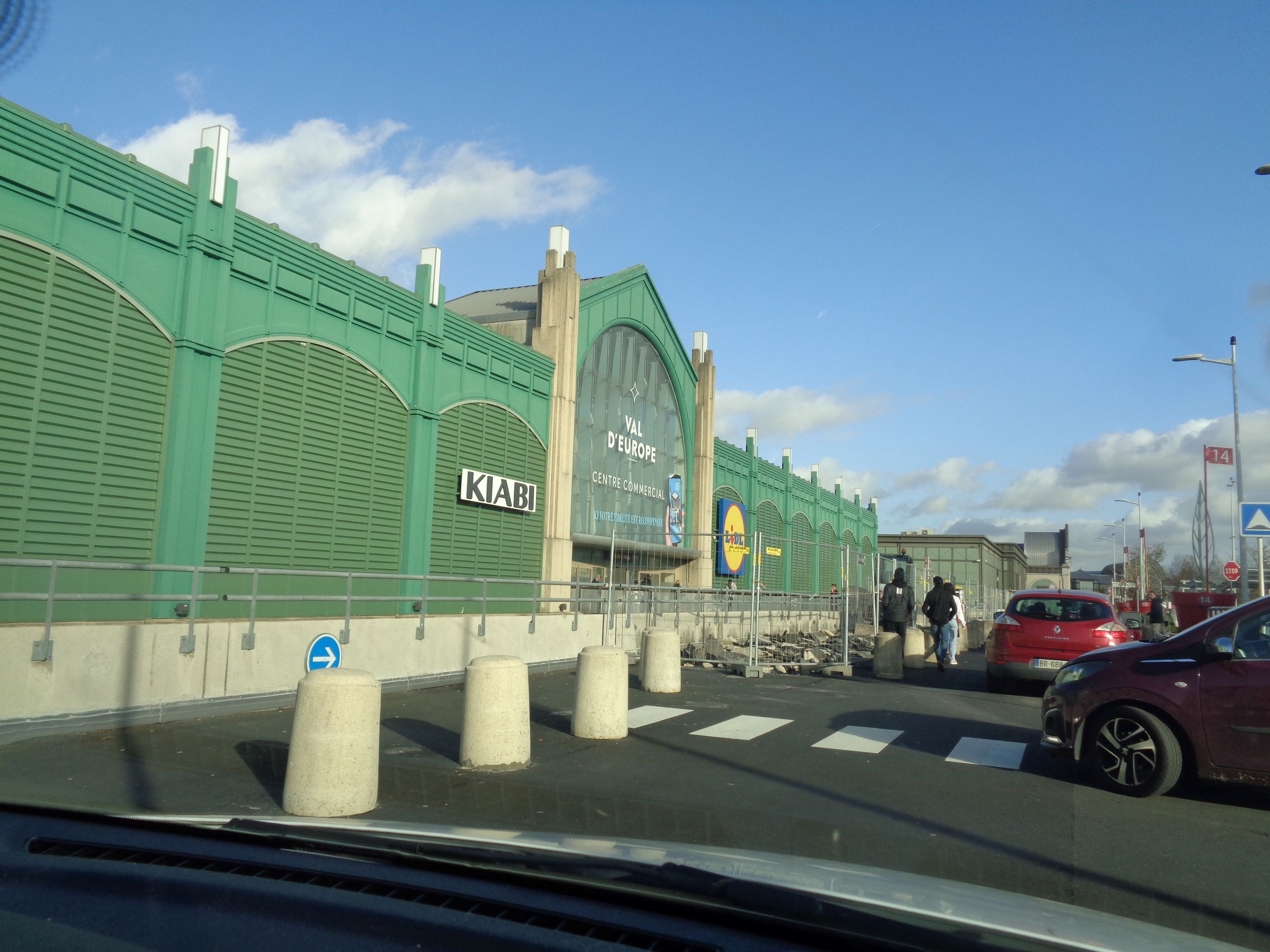 Val d'Europe shopping mall arriv nov23