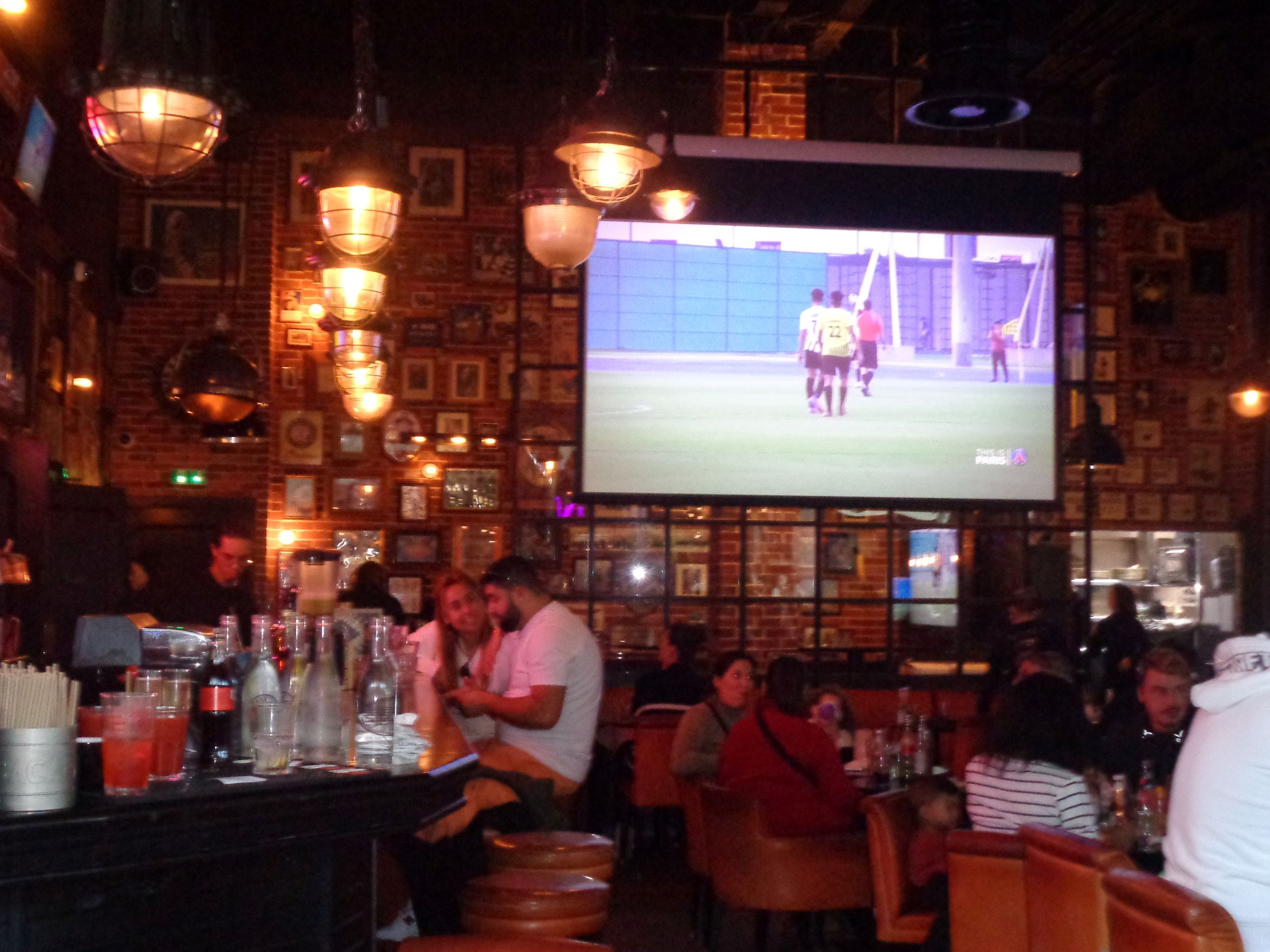 Val d'Europe shopping mall indiana cafe dining room counter nov23