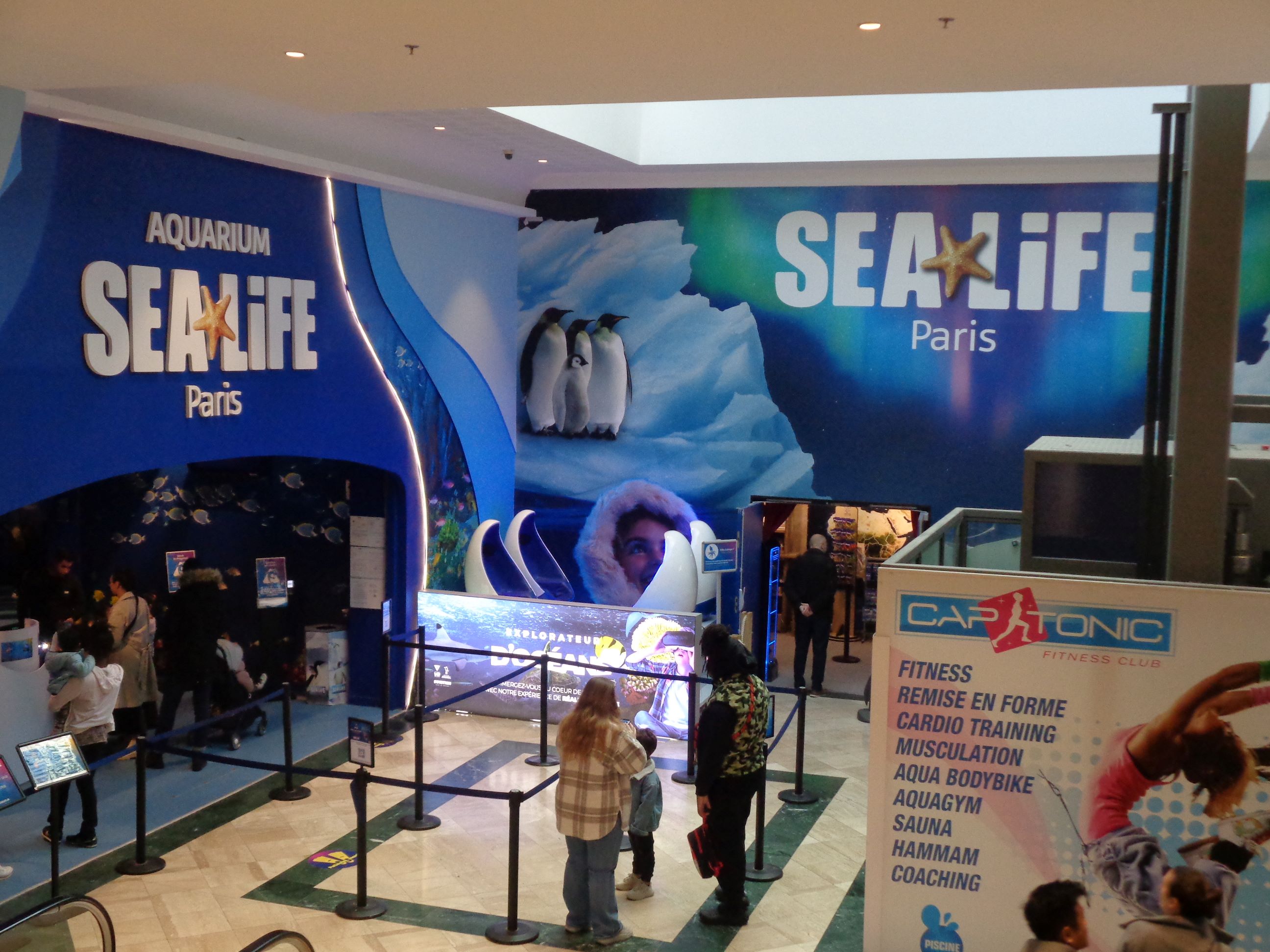 Val d'Europe shopping mall sea life aquairum entr nov23