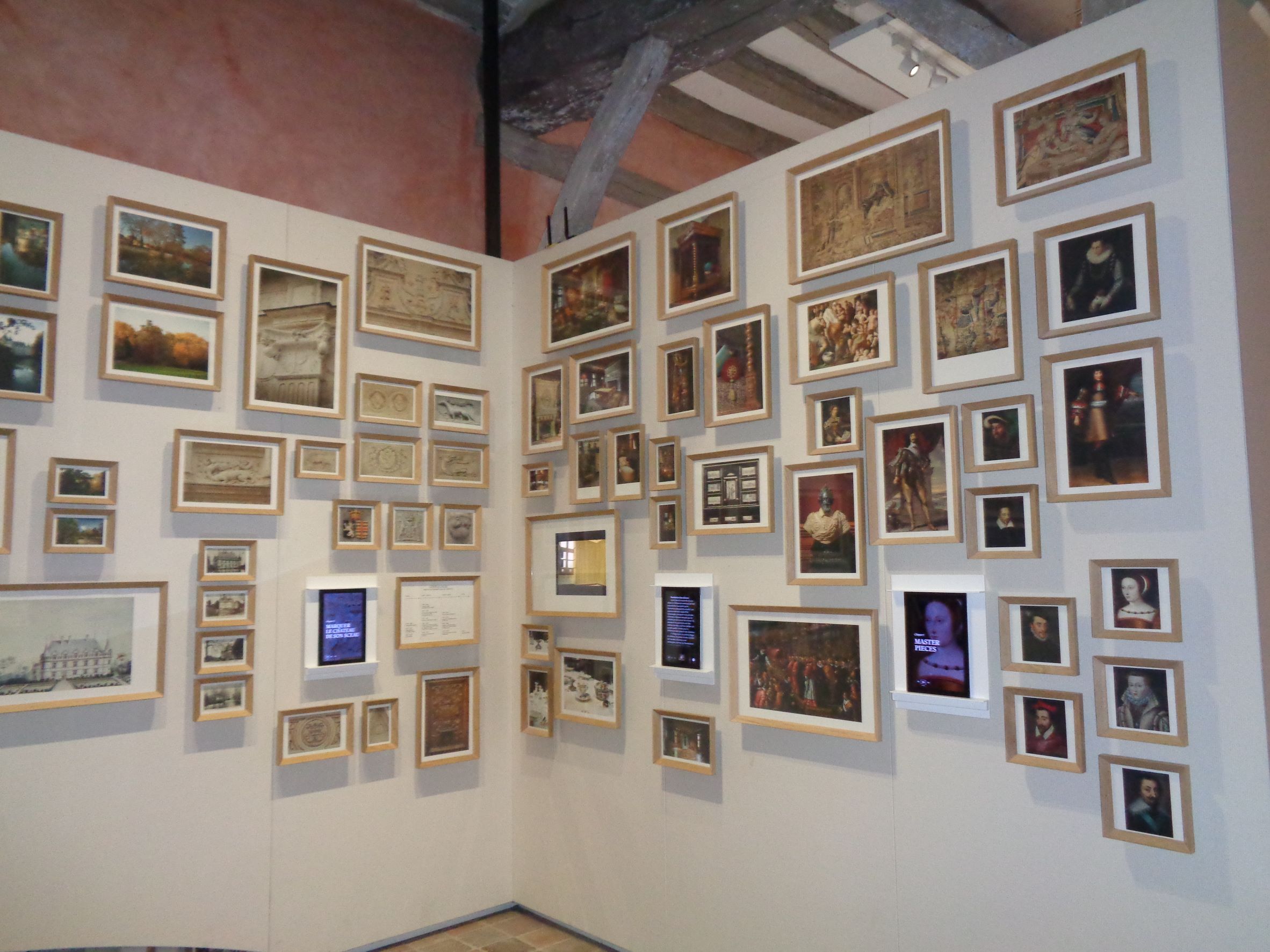 Azay le Rideau castle le pressoir portraits jan22