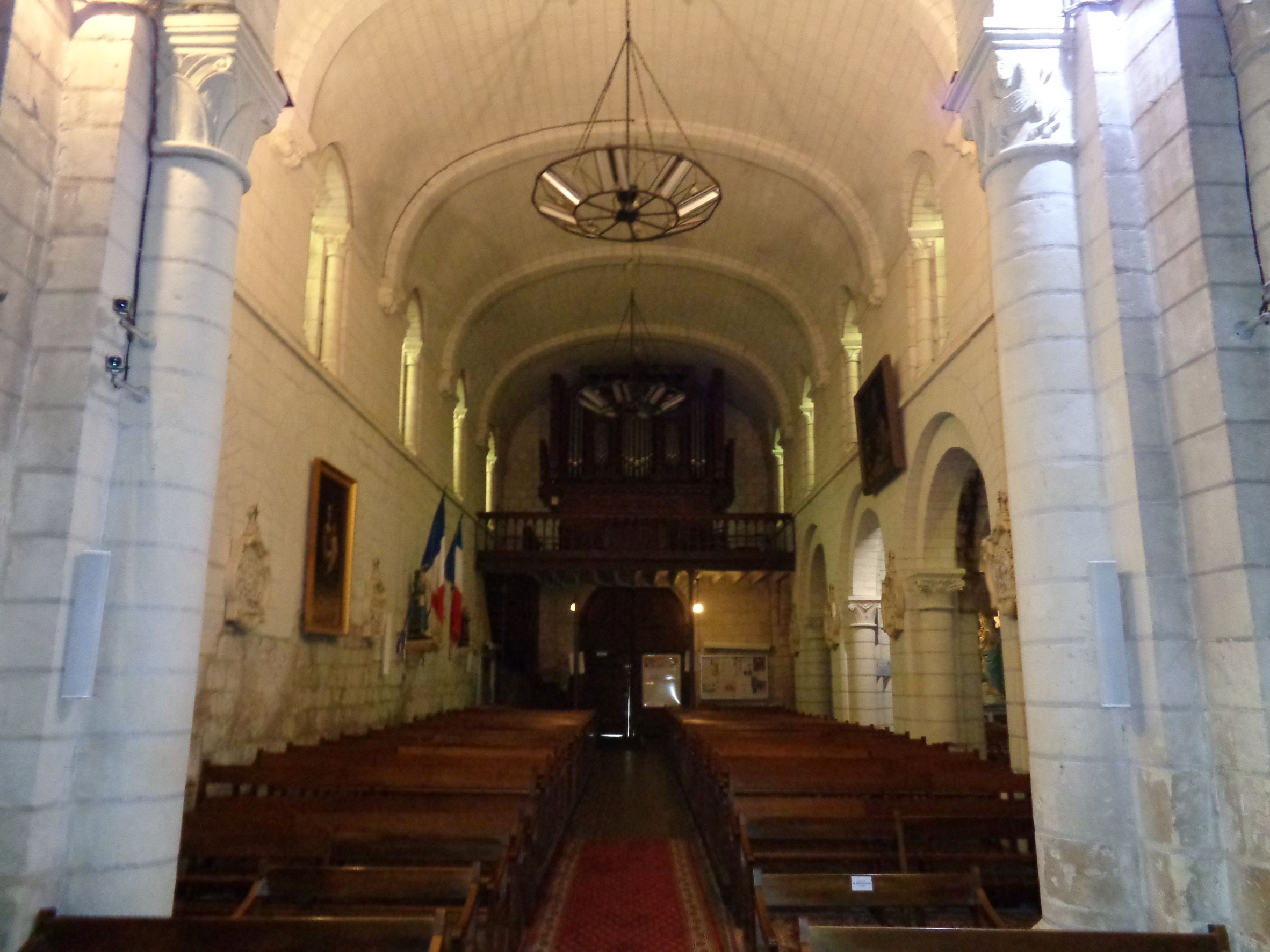 Ile Bouchard ch St Gilles organ back nov21