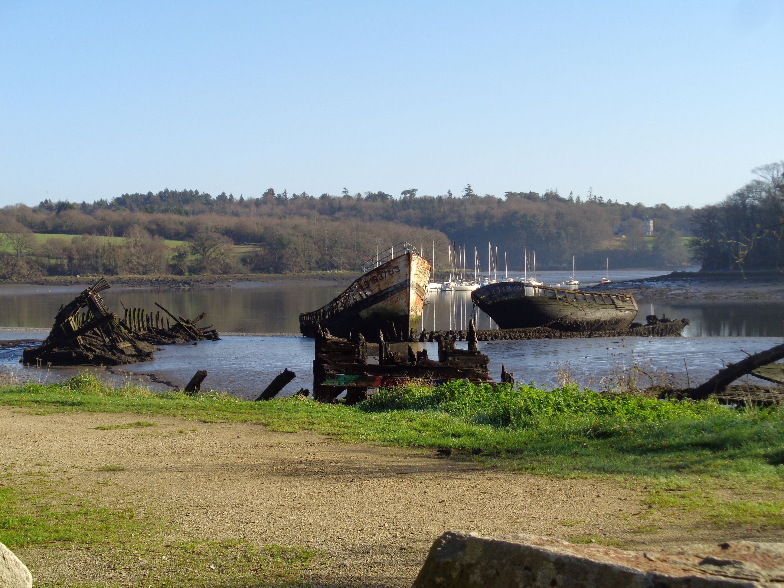 Lanester cimetiére des bateaux end bay dec23