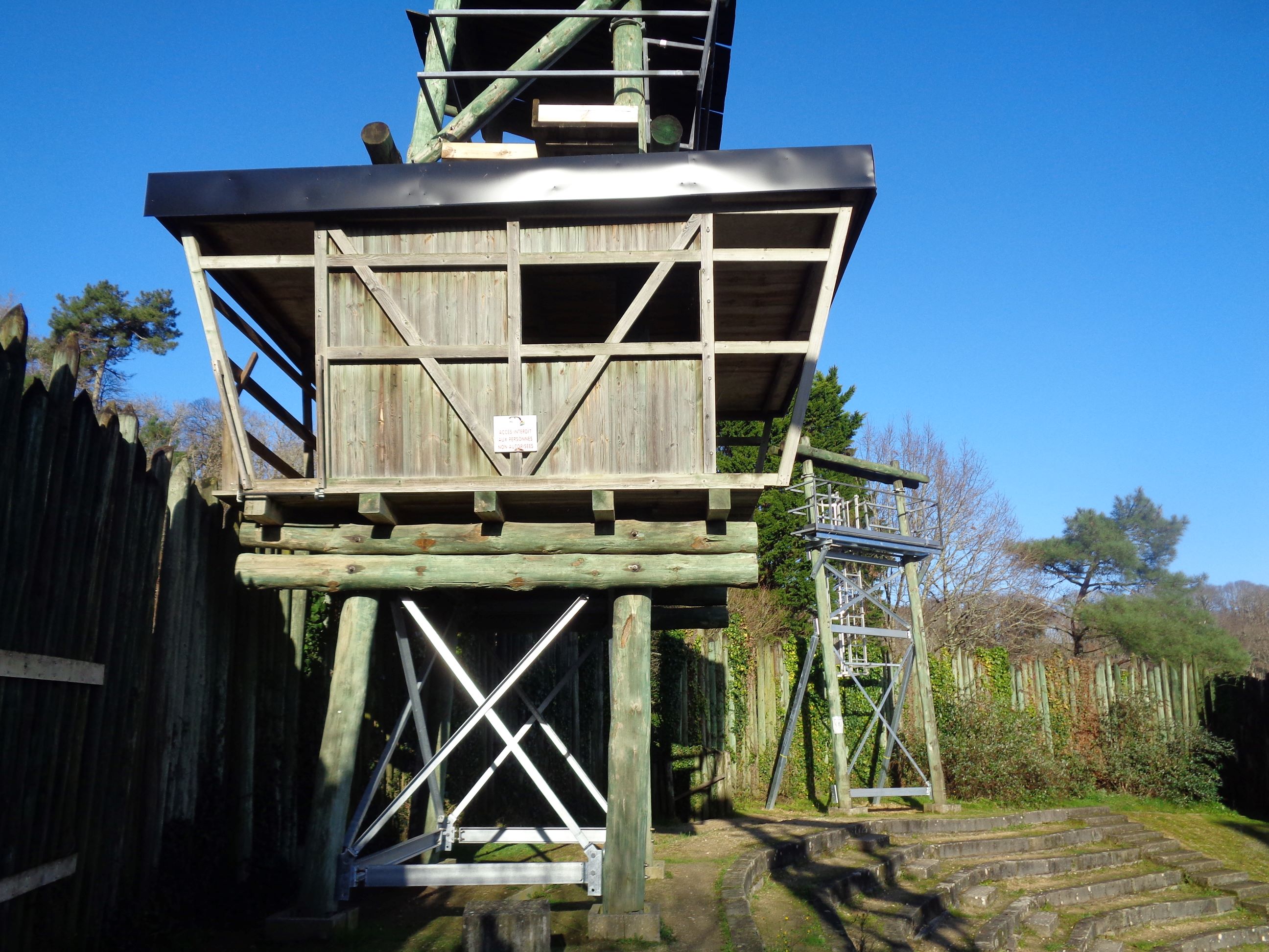 Lanester théâtre de plein-air inside tower dec23