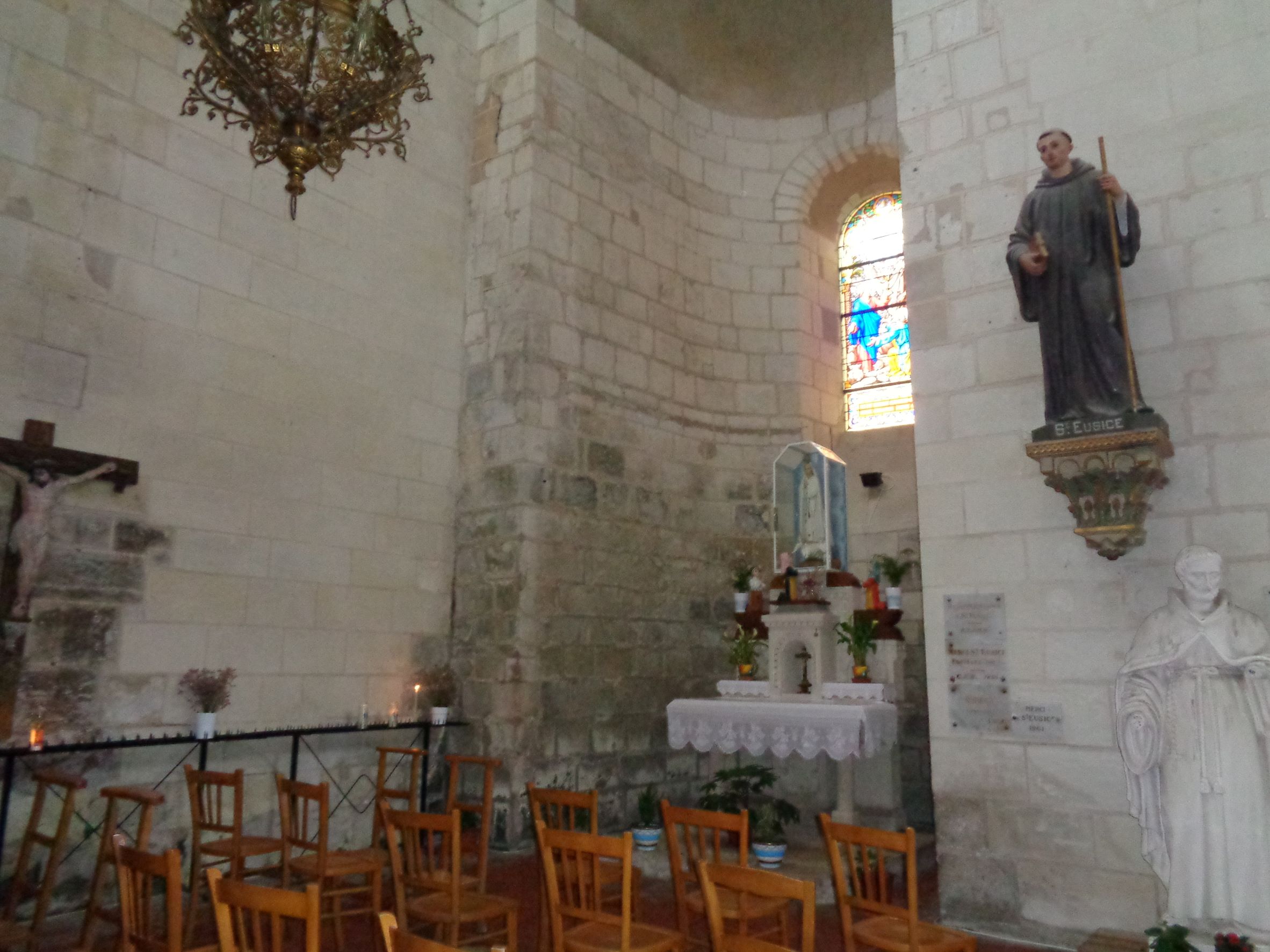 Selles sur Cher Abbey of Notre-Dame-la-Blanche chapel virgin et child dec21