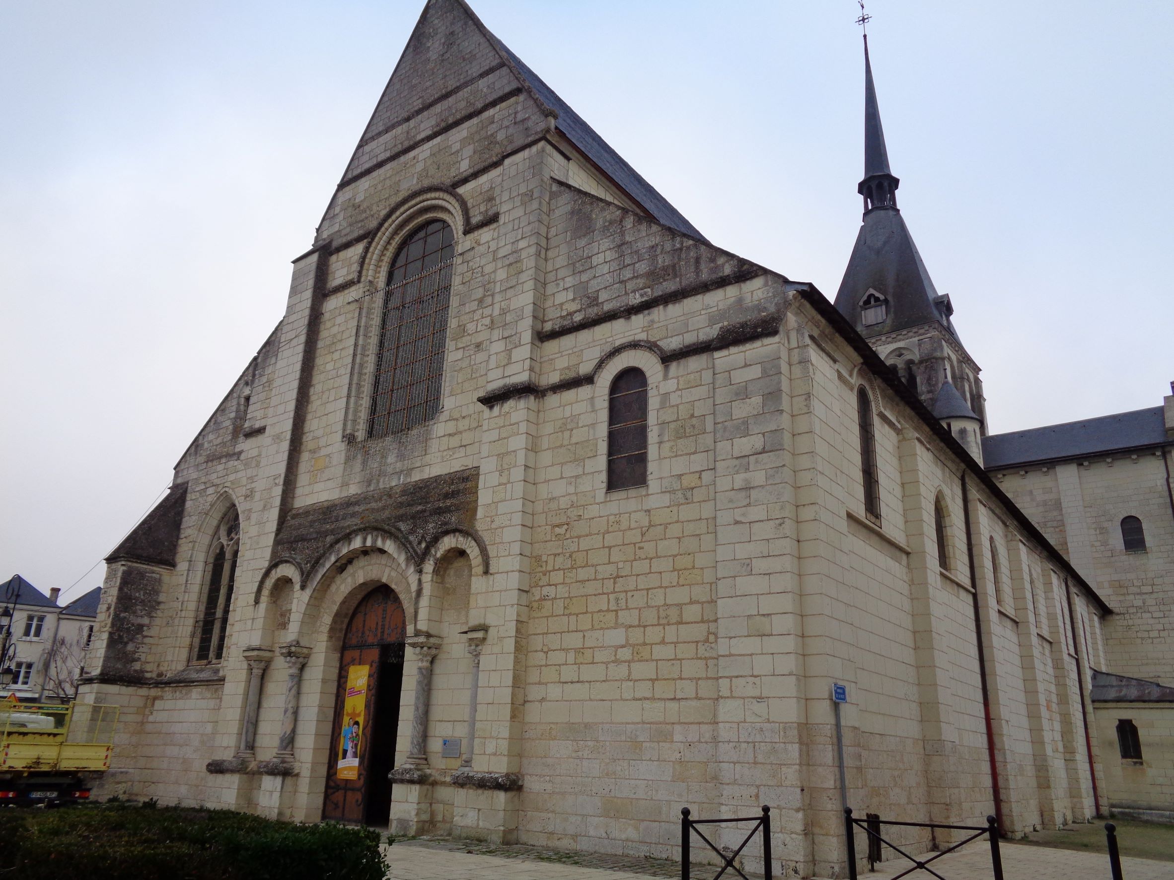 Selles sur cher abbey of Notre-Dame-la-Blanche side dec21