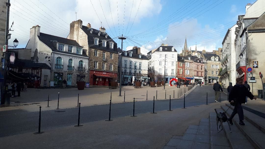 Vannes Pl des Lices dec23