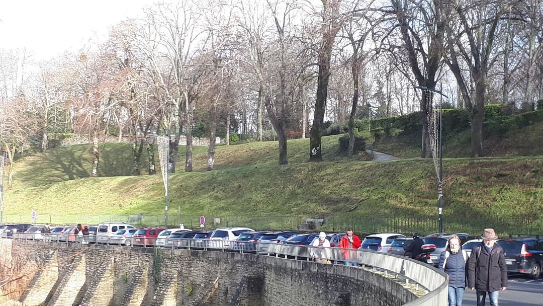 Vannes rampart parking by old castle dec23