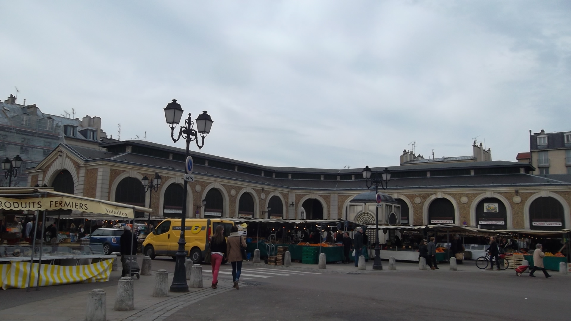 Versailles marche notre dame Place du marche ND side mar13