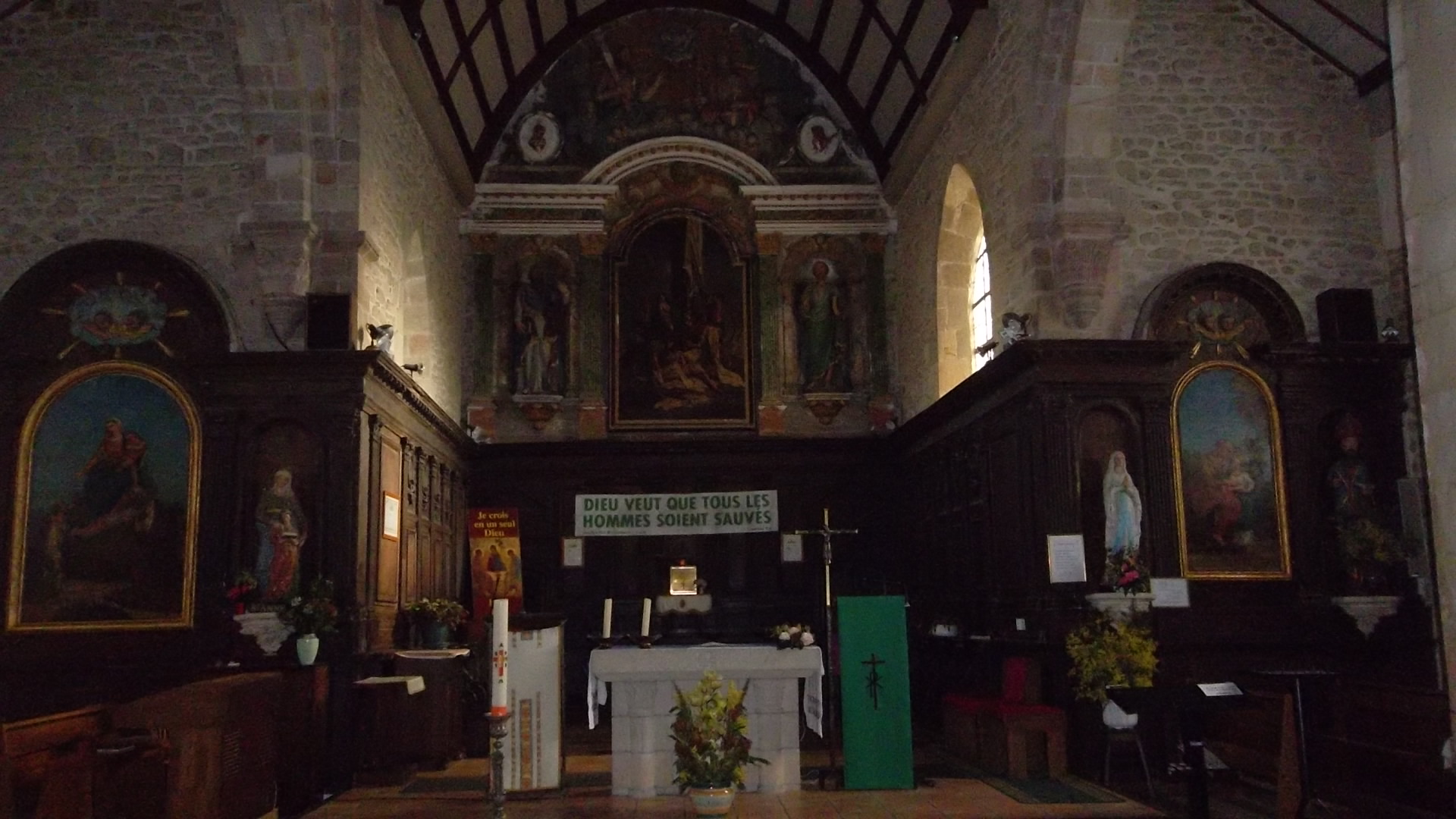 Brech ch St Andre altar bourg jan12
