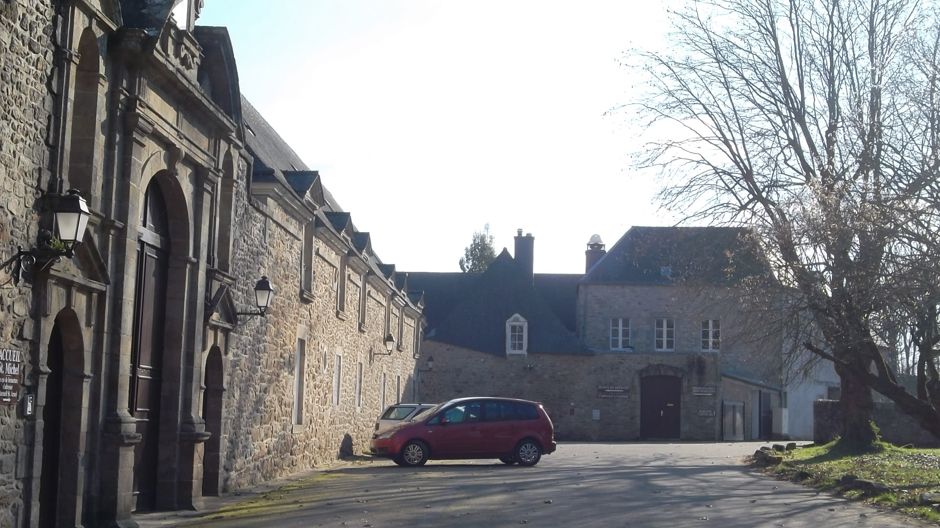 Brech convent montforistes entr my car jan12
