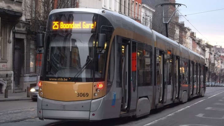 Brussels tram 25 by Schaerbeek feb13