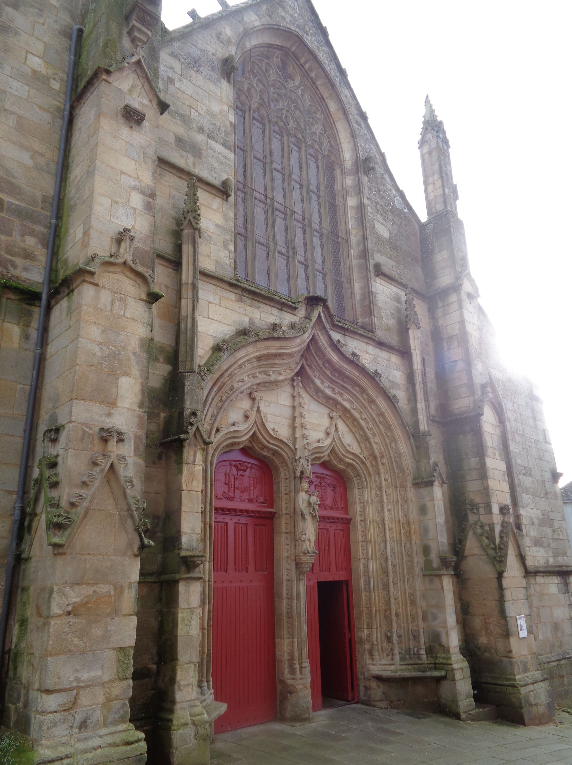 Josselin bas Notre Dame du Roncier front jan24