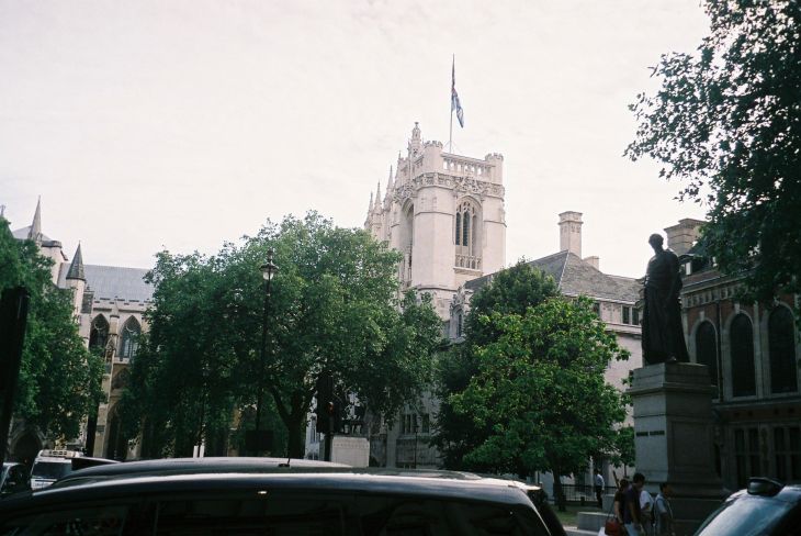 london Parliament square St Margaret Church back Abraham Lincoln et George Canning statues jul10