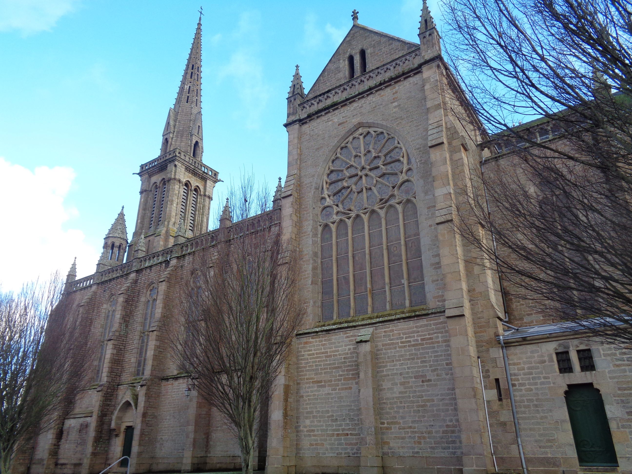 Paimpol ch Notre Dame de Bonne Nouvelle side right jan24