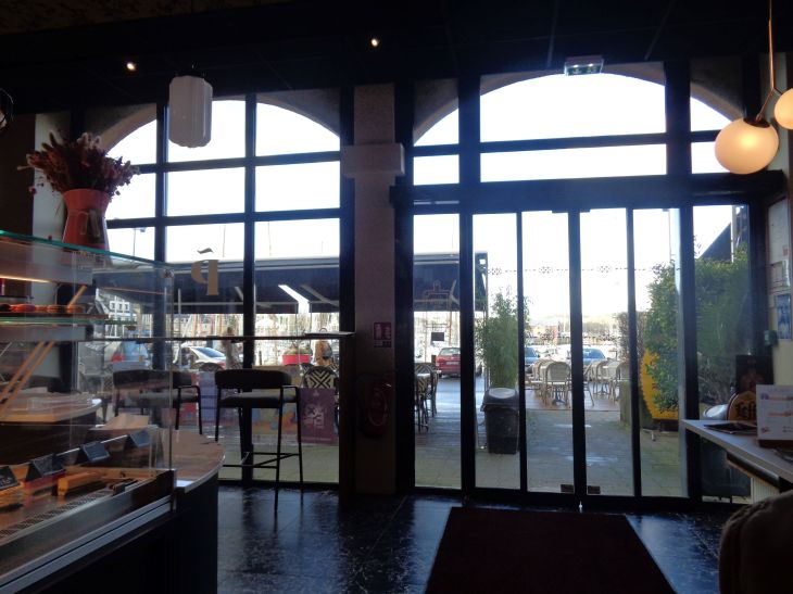 Paimpol La Planch resto lunch out to terrace jan24