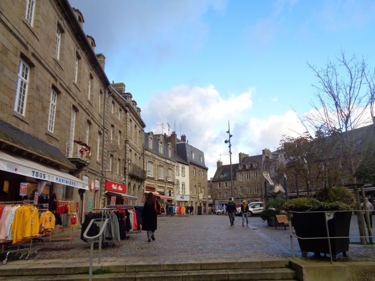 Paimpol Place du Martray jan24