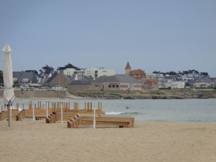 Quiberon grande plage to kasino afar