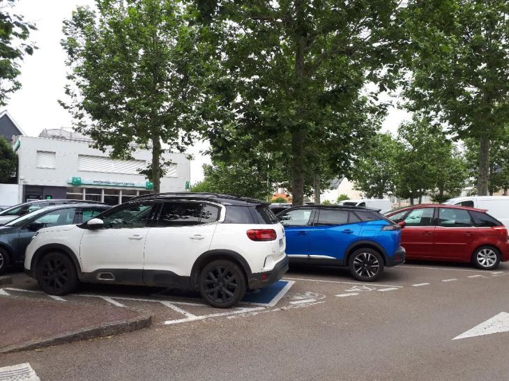 Quiberon parking pl de la Republique jun23
