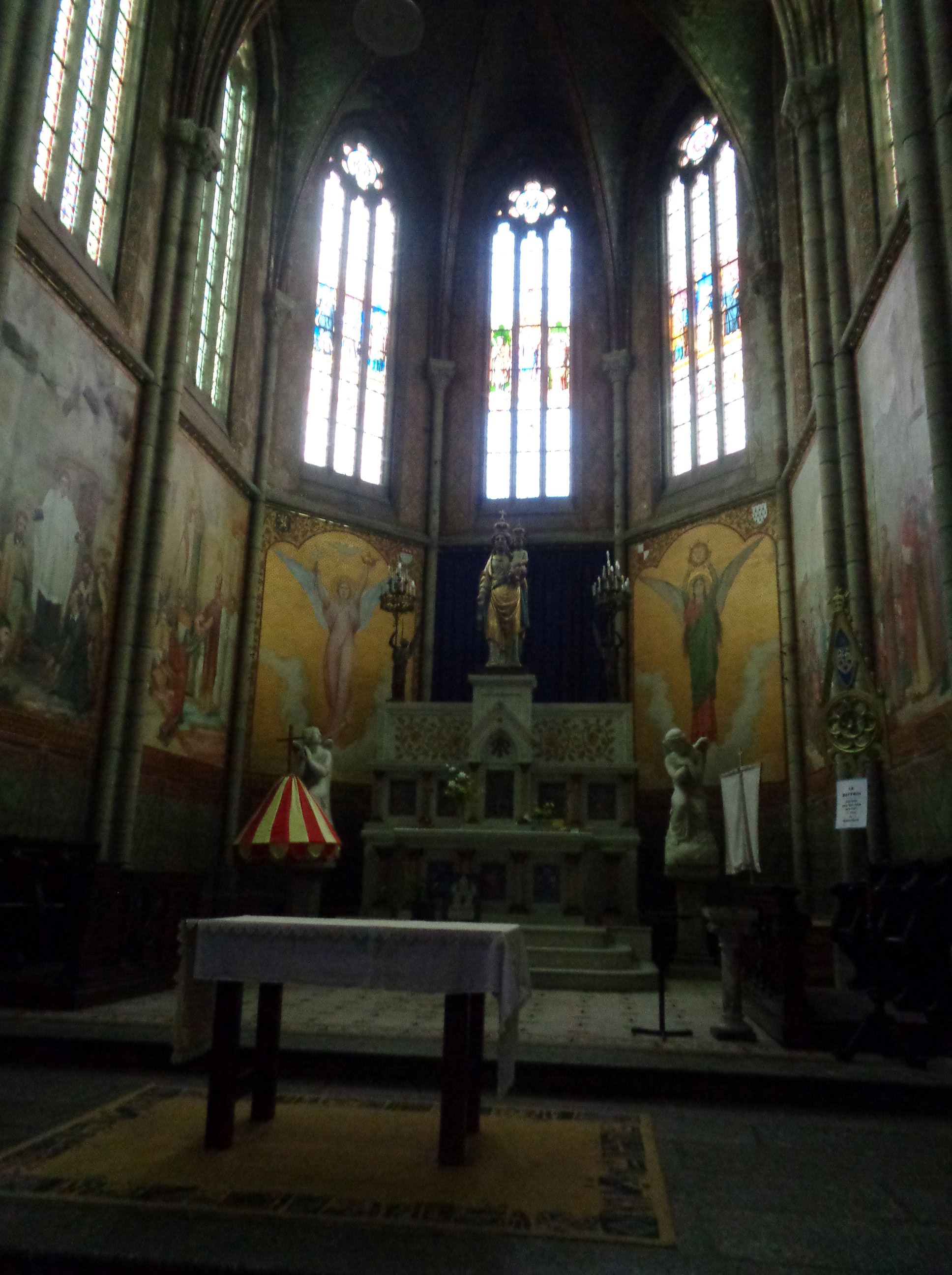 Quintin Basilica of Notre Dame de Délivrance altar front jan24