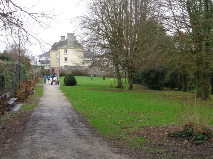 Quintin parc des Carmes entr fontaine jan24