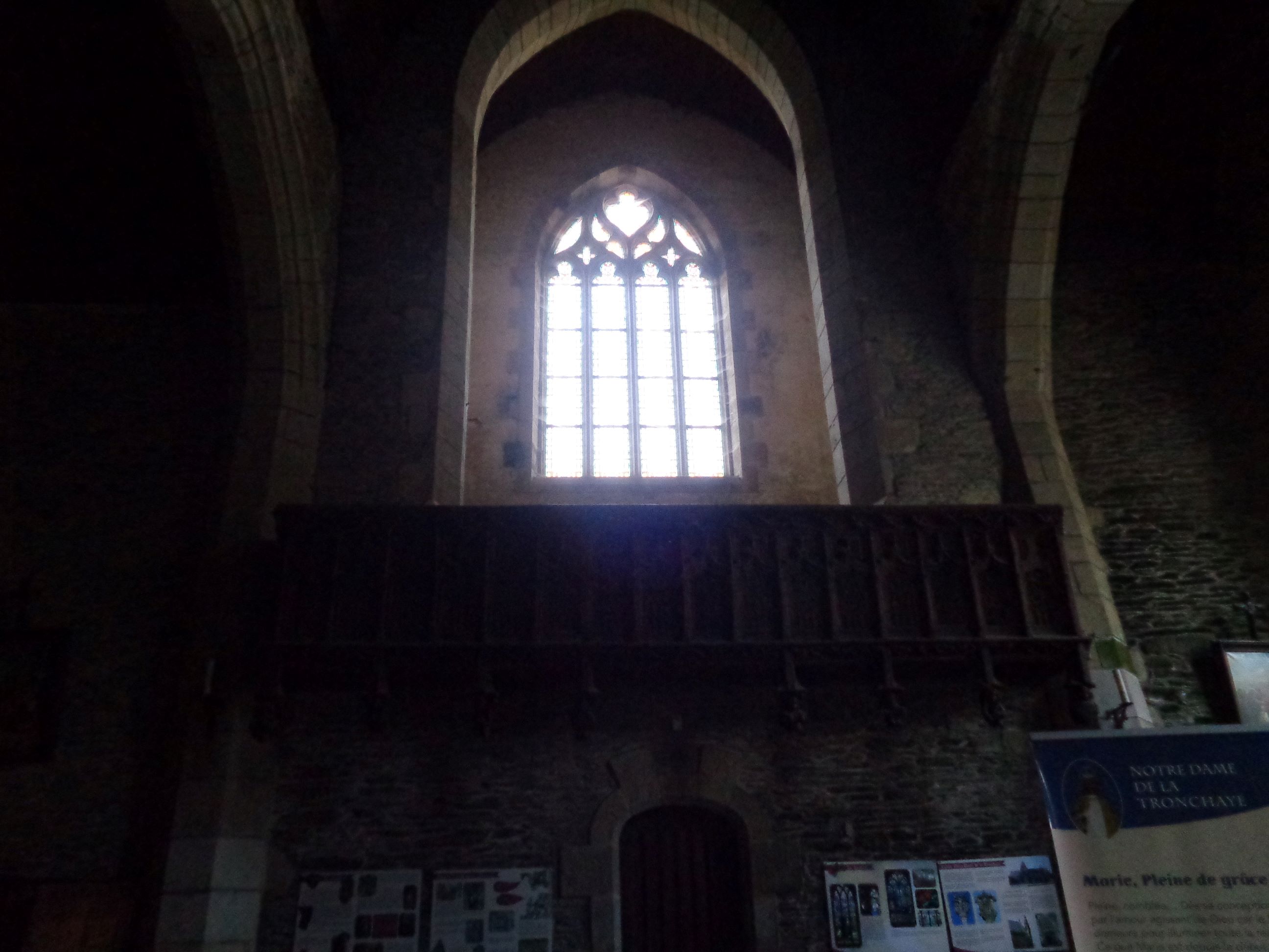Rochefort en Terre Ch Notre Dame de la Tronchaye jube back interior jul23