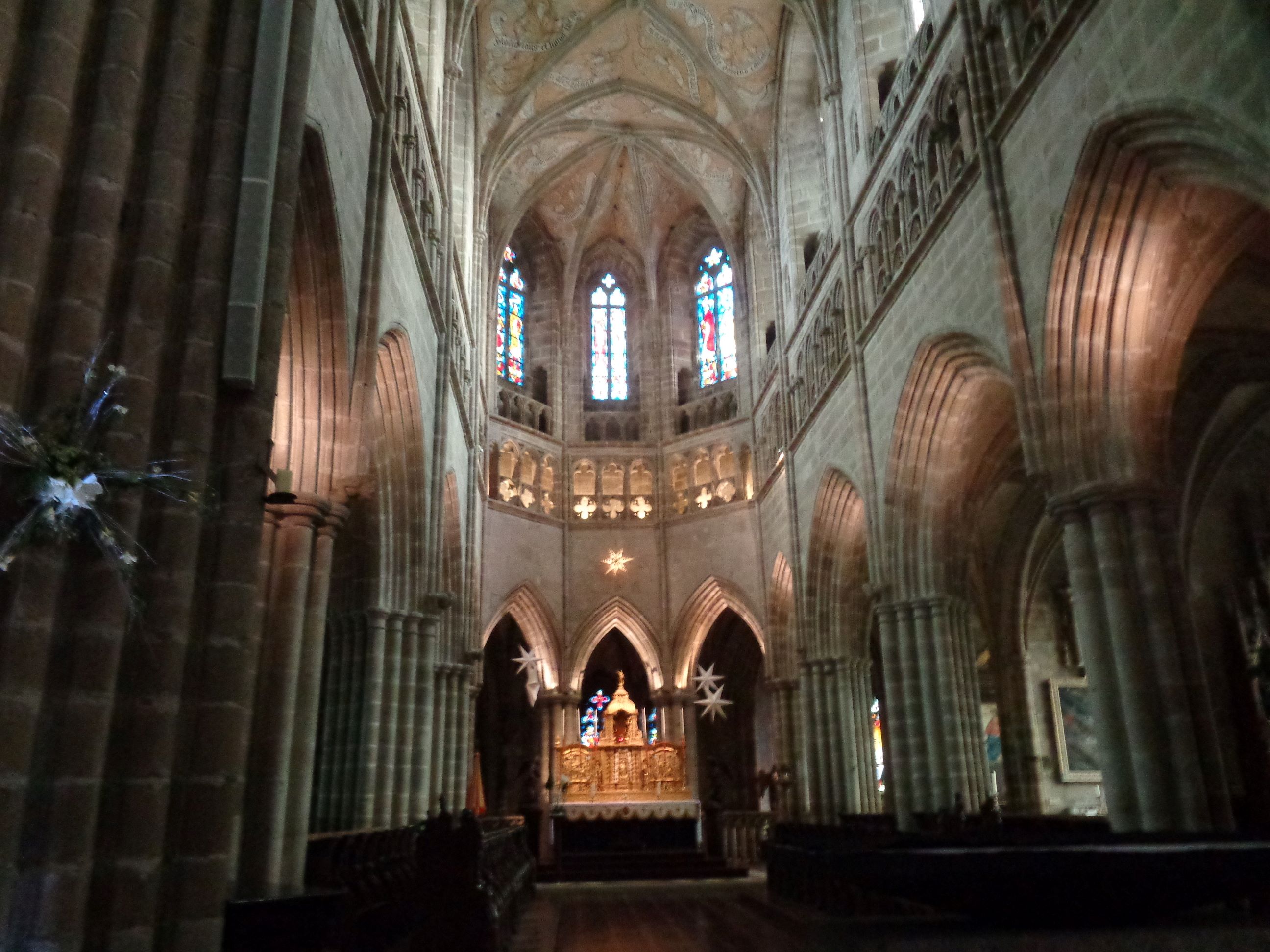 Treguier Cat Saint Tugdual altar wide jan24