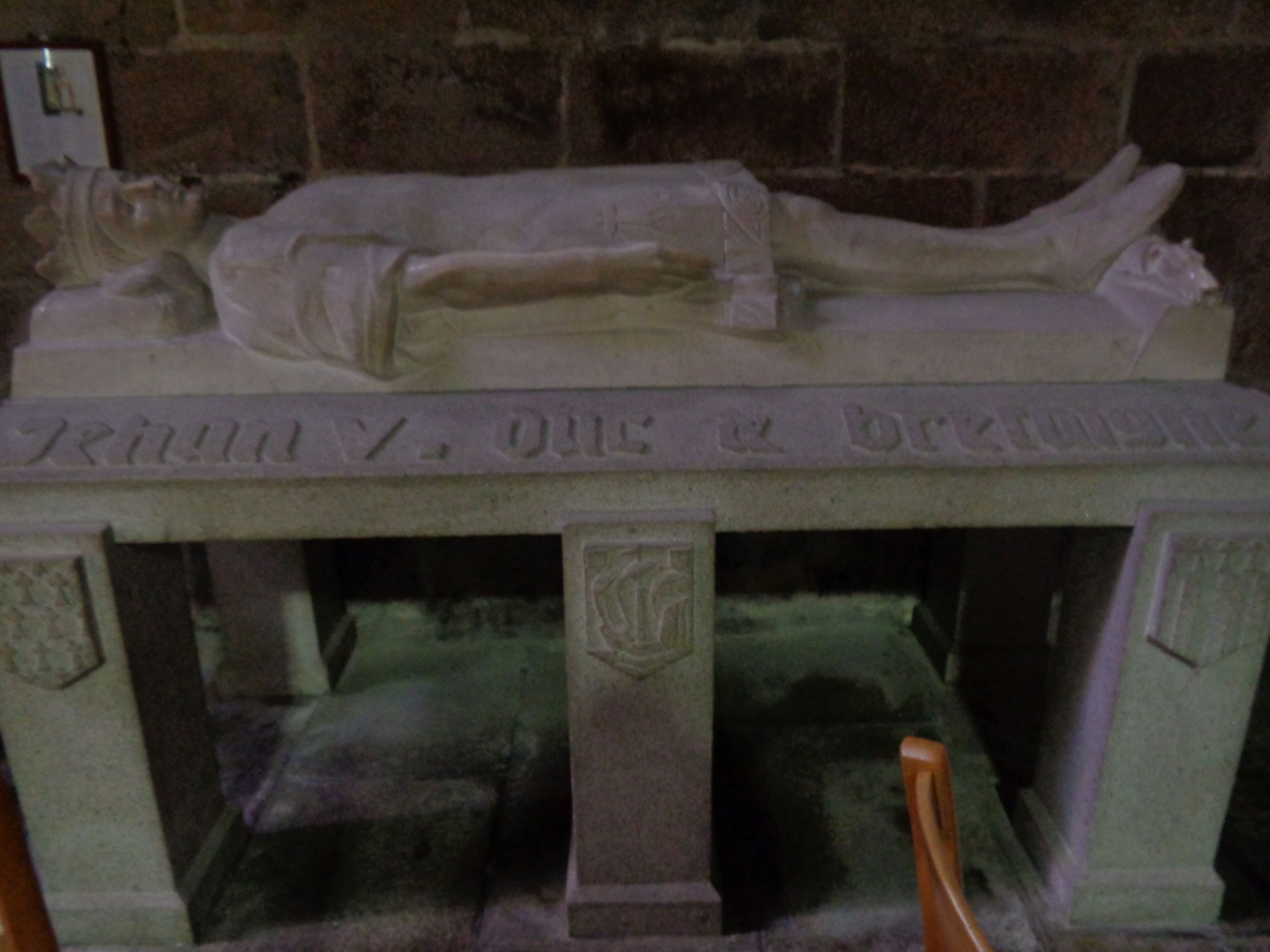 Treguier Cat Saint Tugdual tomb duke jean V jan24