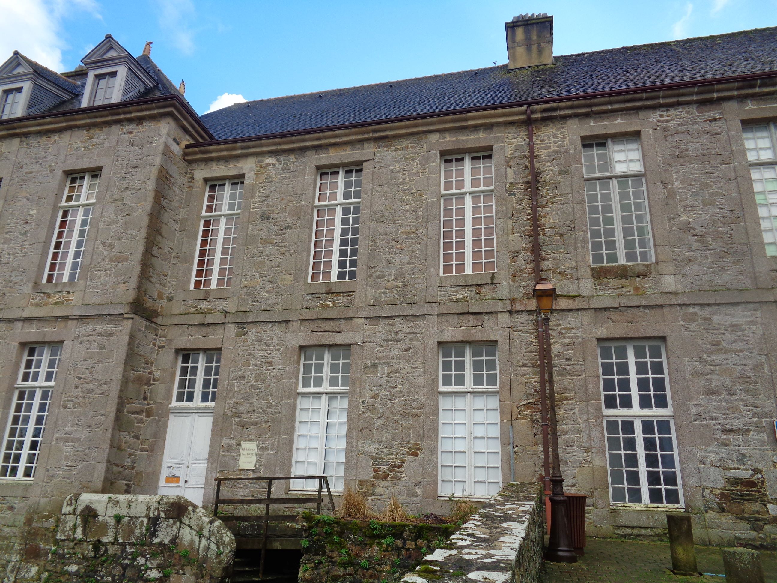 Treguier mediatheque front jan24