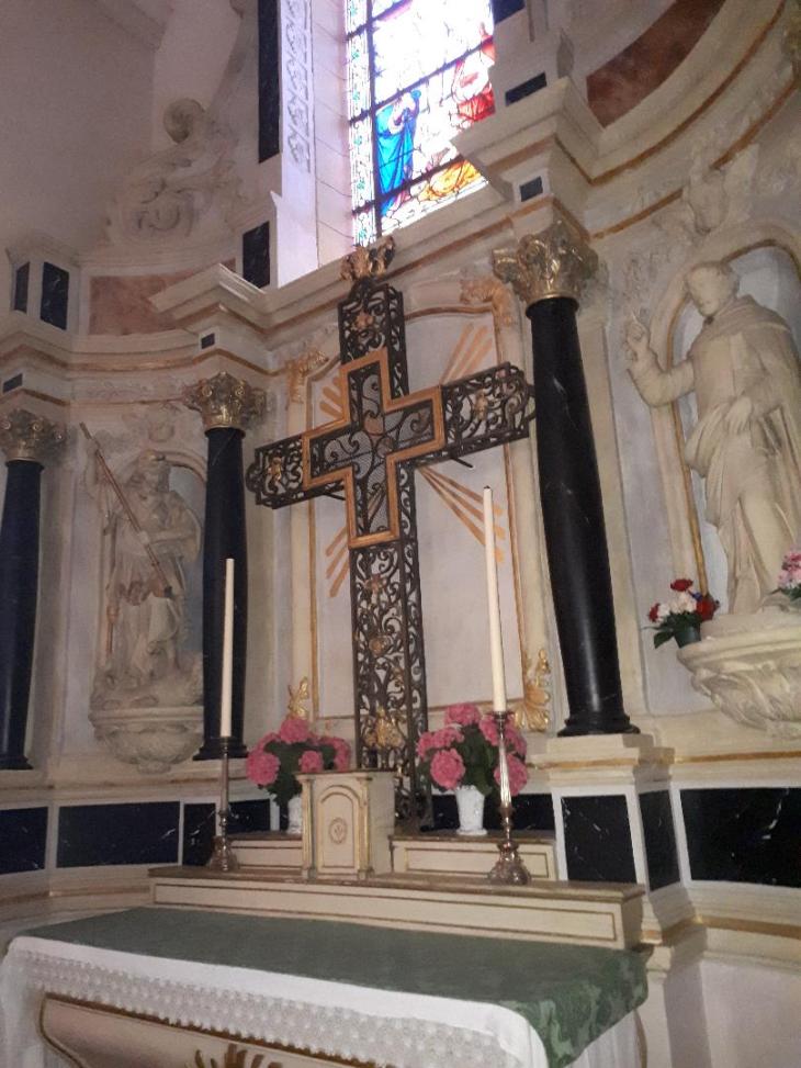Vannes Ch Saint Patern altar of the True Cross jan24