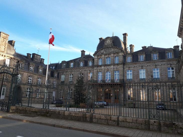 Vannes prefecture front jan24