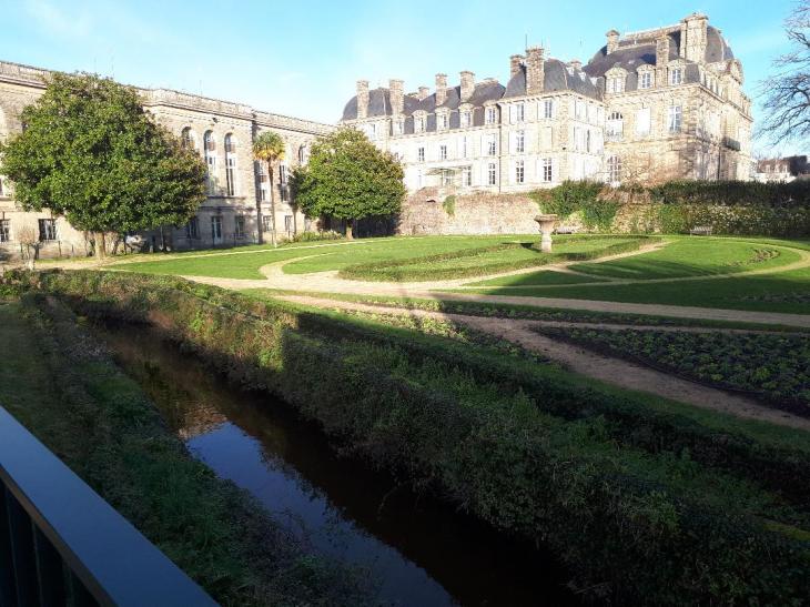 Vannes prefecture gardens back jan24