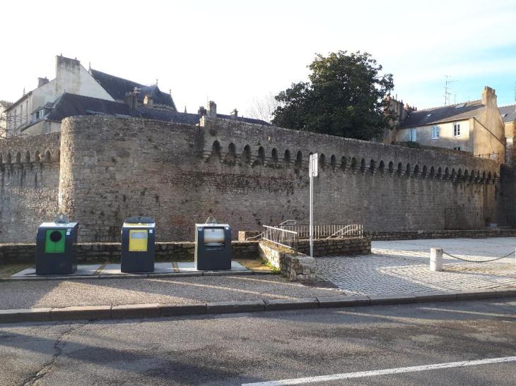 Vannes ramparts end by rue alain le grand jan24