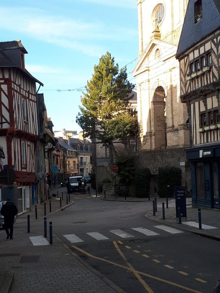 Vannes rue de la fontaine to ch Saint Patern jan24