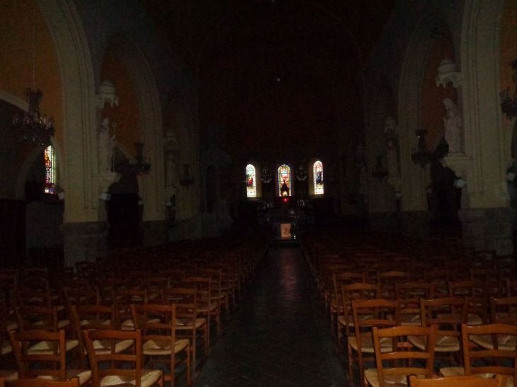 Bain de Bretagne ch Saint Martin rue du pavé nave to altar feb24