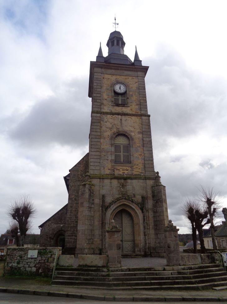 Caulnes Ch Saint-Pierre et Saint Paul front belltower feb24