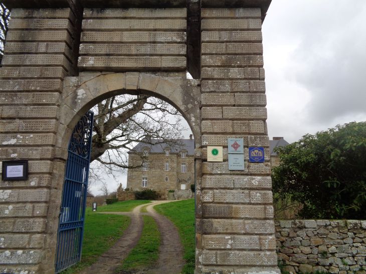 Caulnes Guitté Chateau Couëlan front feb24