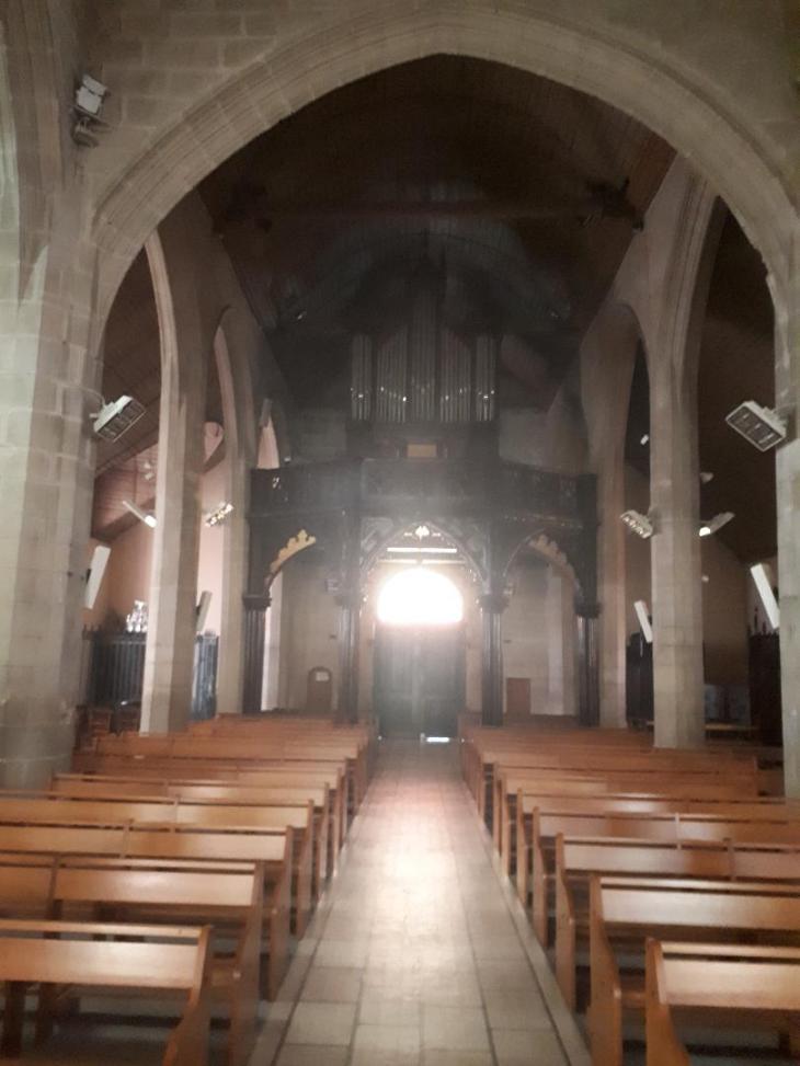 gourin ch st pierre et st paul nave to back organ jul19
