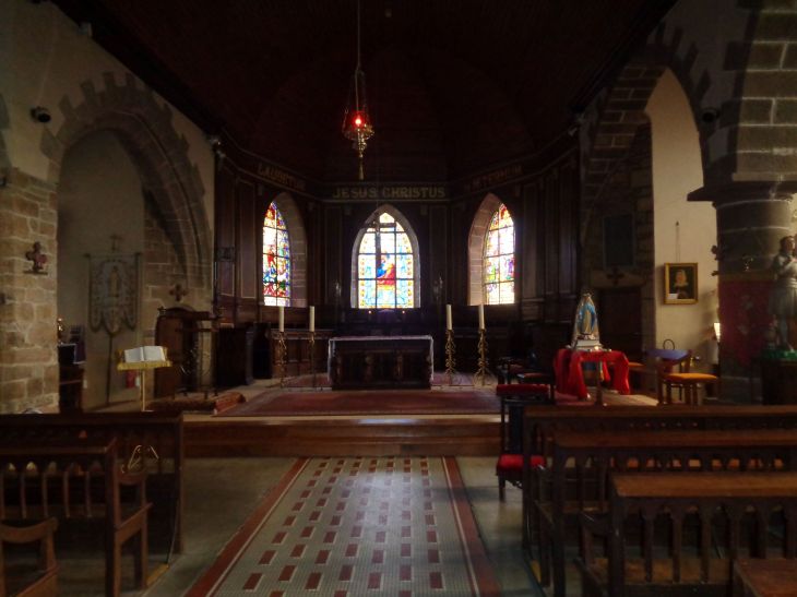 Guilliers ch Saint Pierre et Saint Paul altar feb24