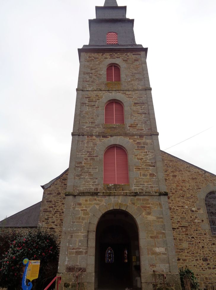 Guilliers ch Saint Pierre et Saint Paul front belltower feb24