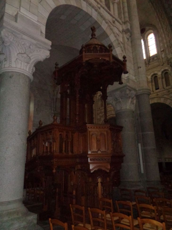 Janzé ch Sacre Coeur or St Martin pulpit side feb24