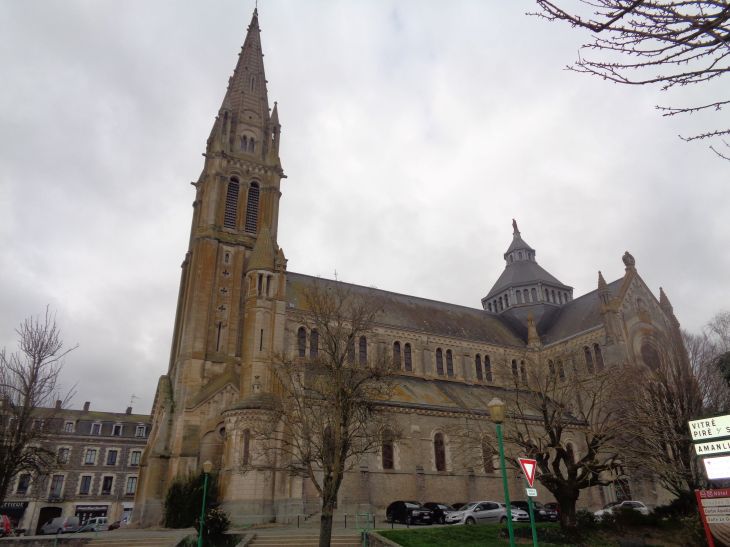Janzé ch Sacre Coeur or St Martin side right feb24