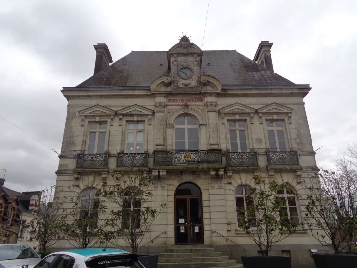 Janzé Hôtel de Ville front pl de l'hôtel de ville feb24